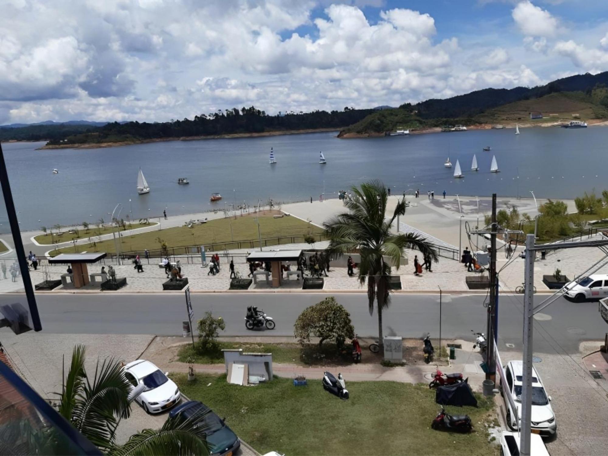 Hotel Guatatur Guatapé 外观 照片