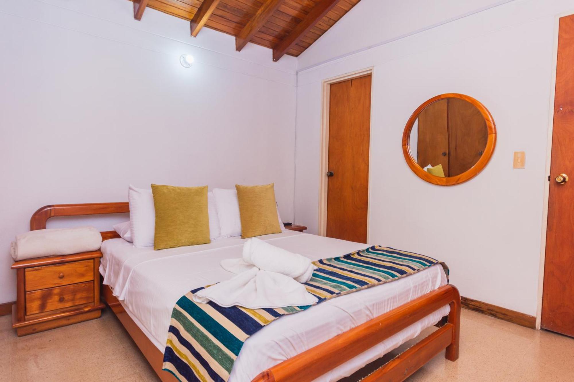 Hotel Guatatur Guatapé 外观 照片